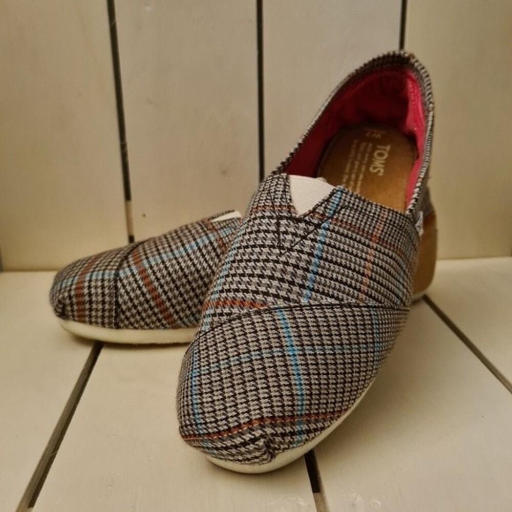 TOMS Classic Academy Plaid Women's Flats Slip-ons Brown Tan / Size: 7